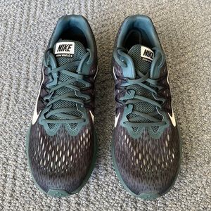 Men's Nike Zoom Winflo 5 / Size 10.5 / green/black